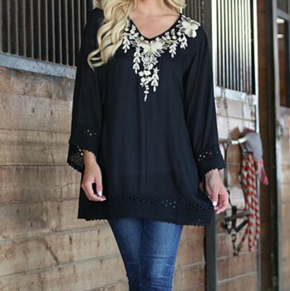 Embroidered V-Neck Blck Floral Border Top